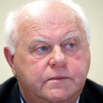 Starosta odpiera zarzuty Mieszkanki Laski. "Jeśli nie przebudujemy drogi, pieniądze przepadną" Starosta odpiera zarzuty Mieszkanki Laski. "Jeśli nie przebudujemy drogi, pieniądze przepadną"