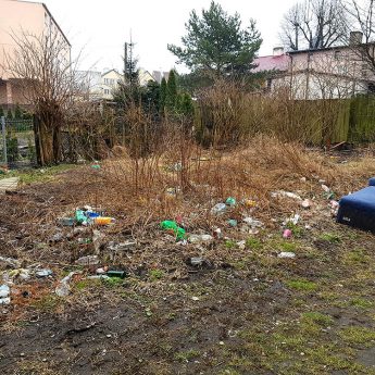 Dzikie wysypisko szpeci okolicę. "Czy ktoś nie może ukarać właściciela działki?" Dzikie wysypisko szpeci okolicę. "Czy ktoś nie może ukarać właściciela działki?"